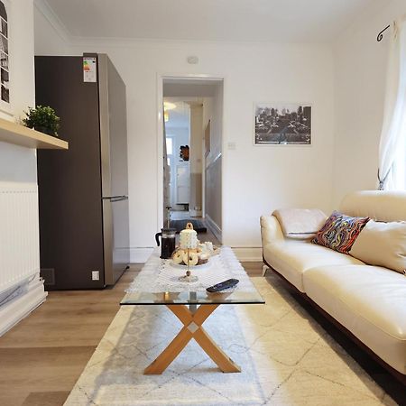 Cardiff City Guesthouse, Central Rooms, Fast Wi-Fi, On-Street Parking Exterior photo