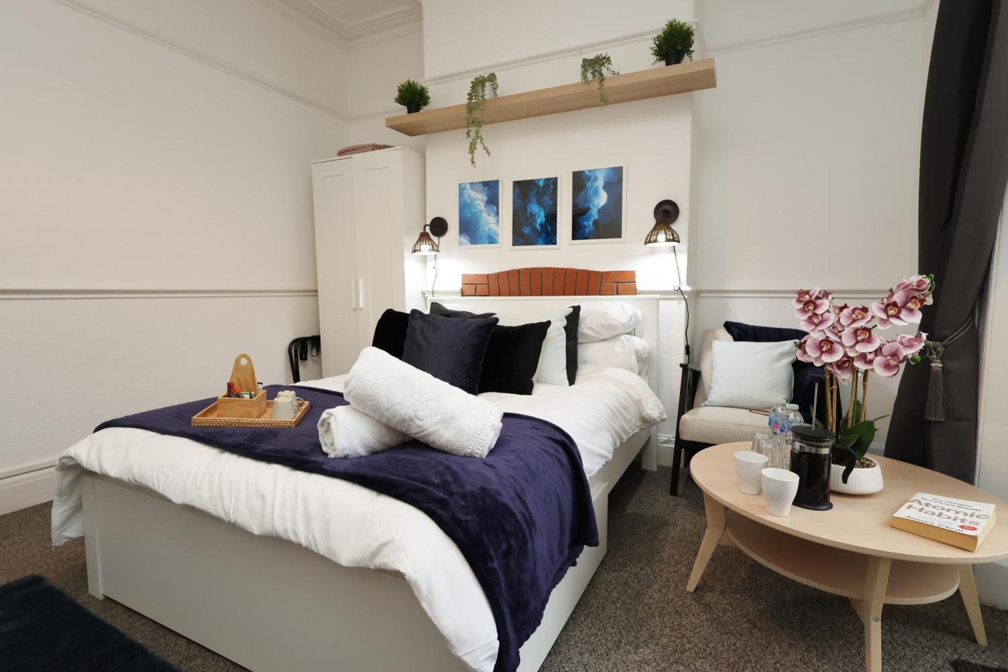 Cardiff City Guesthouse, Central Rooms, Fast Wi-Fi, On-Street Parking Exterior photo