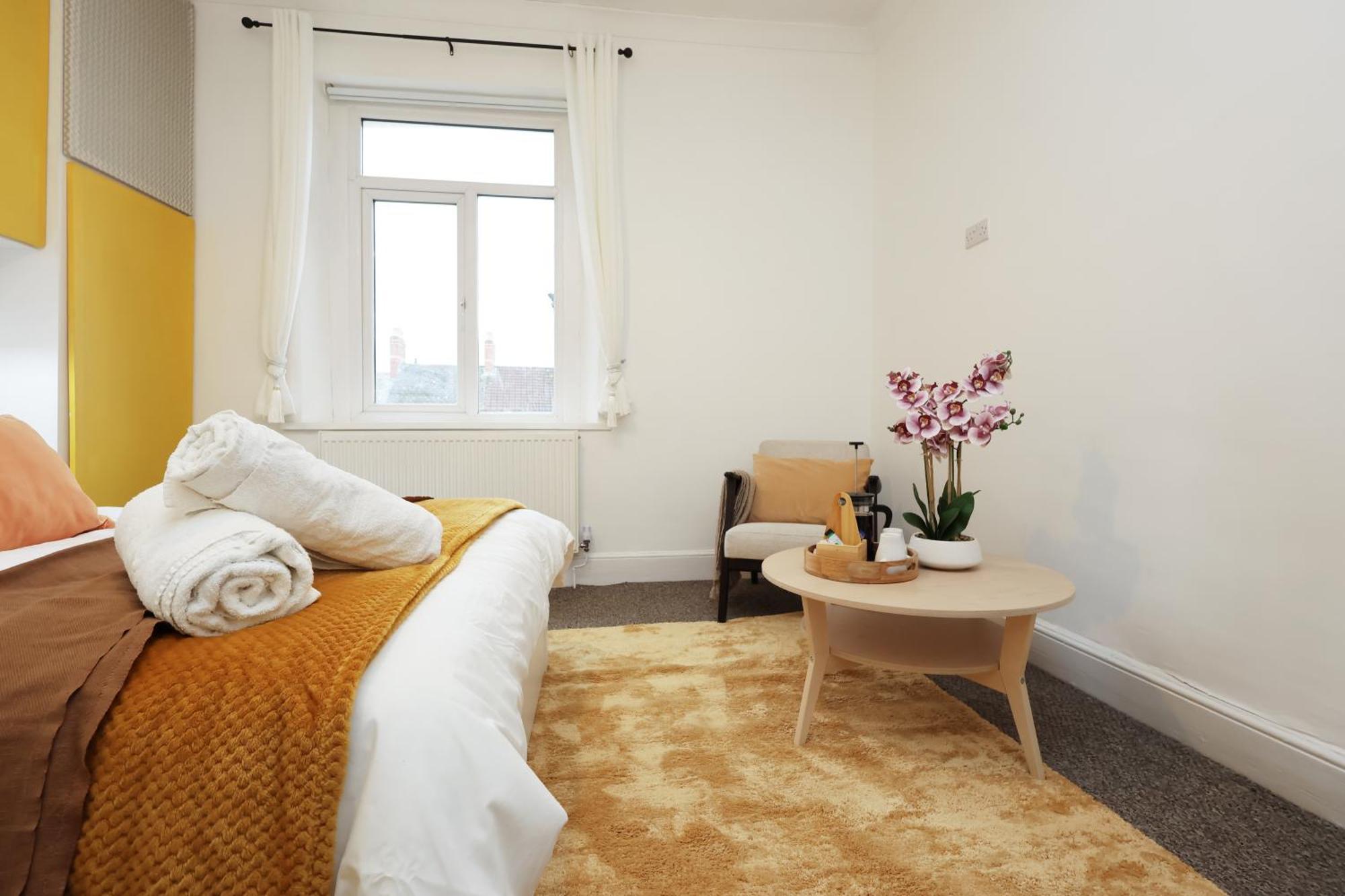 Cardiff City Guesthouse, Central Rooms, Fast Wi-Fi, On-Street Parking Exterior photo