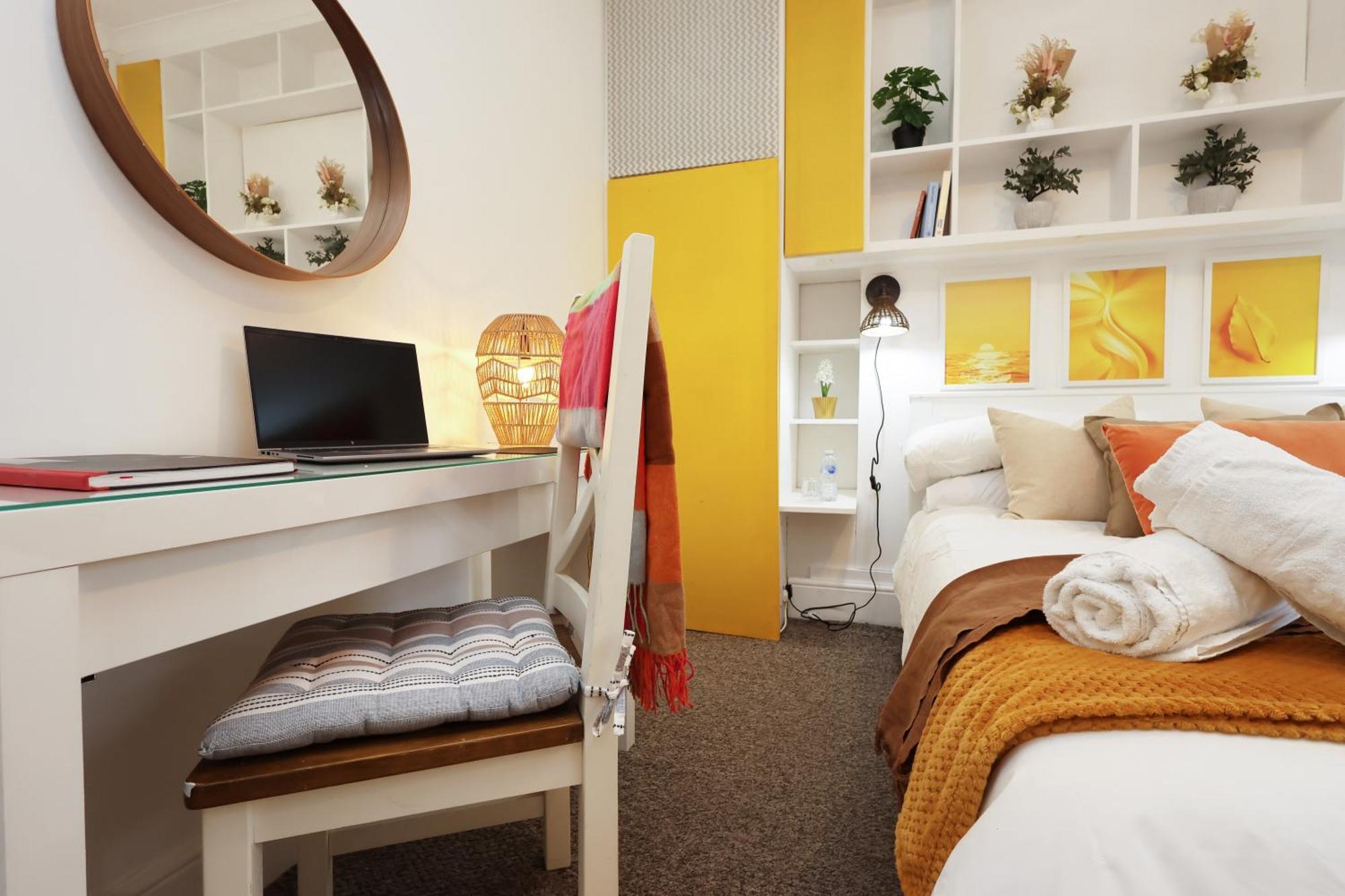 Cardiff City Guesthouse, Central Rooms, Fast Wi-Fi, On-Street Parking Exterior photo
