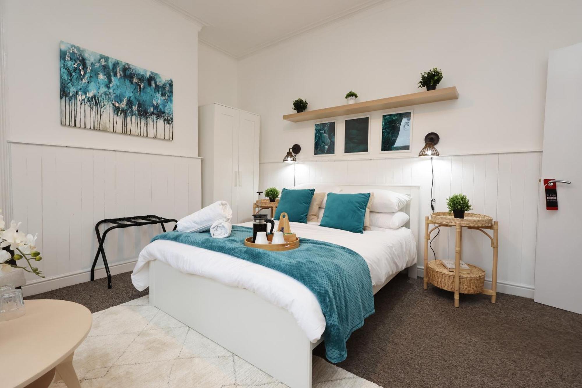 Cardiff City Guesthouse, Central Rooms, Fast Wi-Fi, On-Street Parking Exterior photo